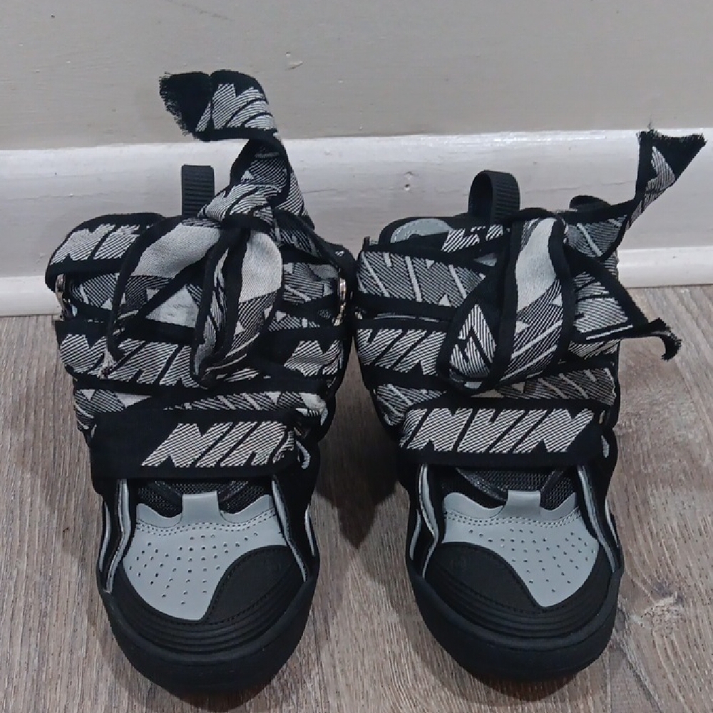 Lanvin Curb Sneakers Nwot